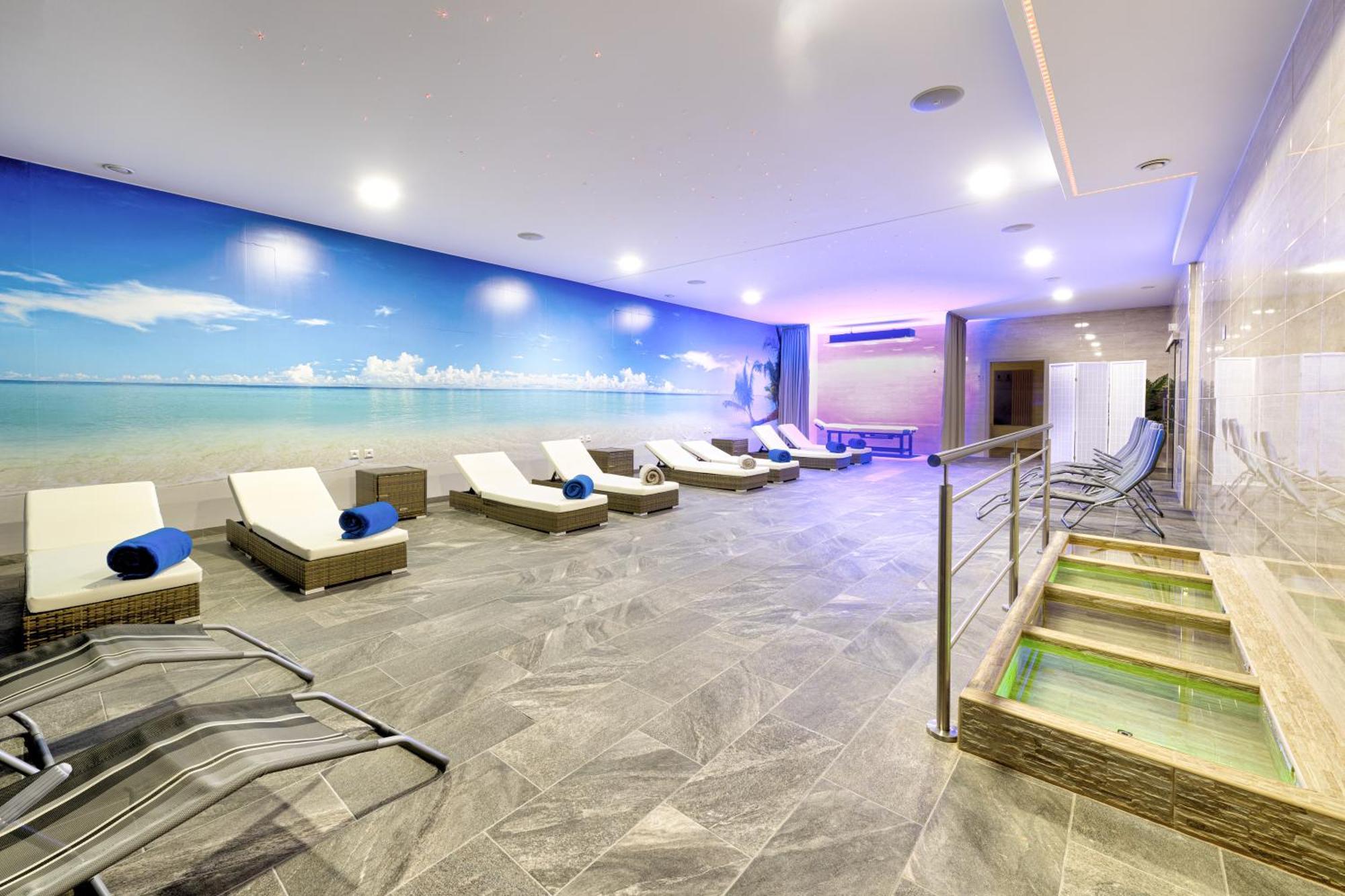 Typton Hotel&Spa Medzilaborce 외부 사진