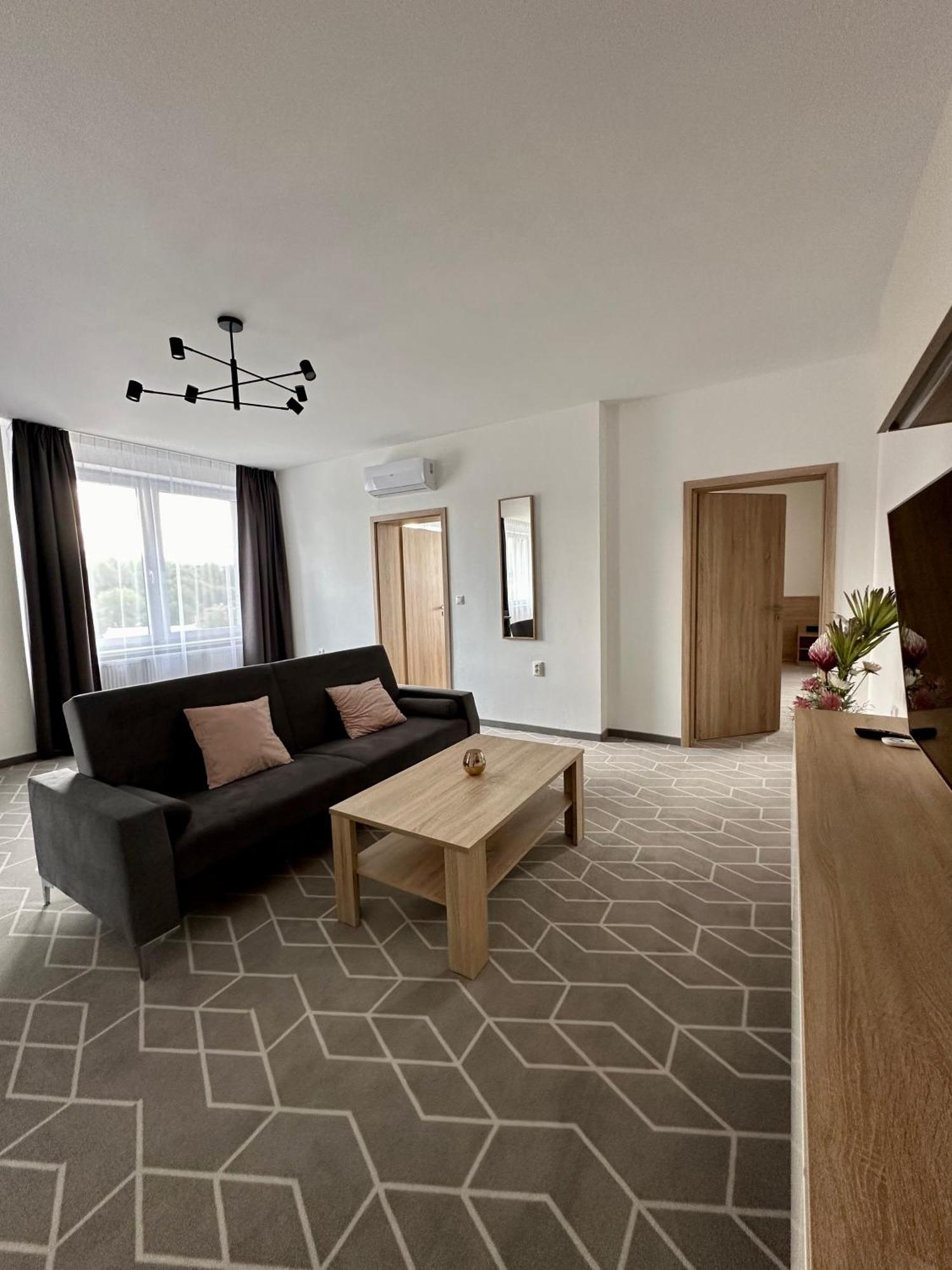 Typton Hotel&Spa Medzilaborce 외부 사진