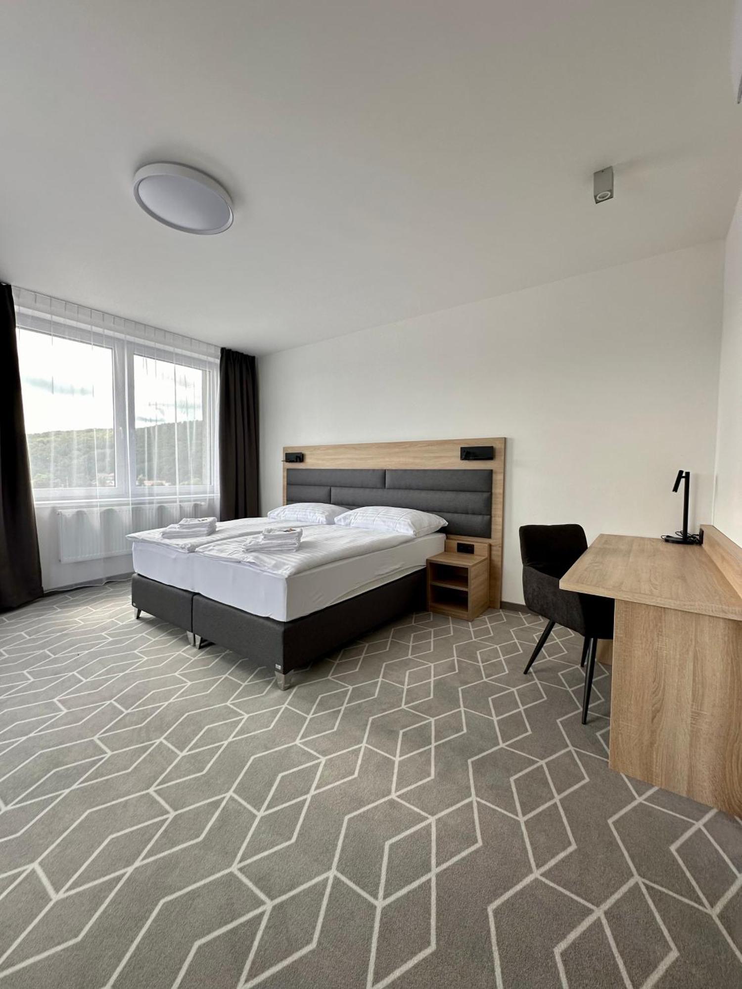 Typton Hotel&Spa Medzilaborce 외부 사진