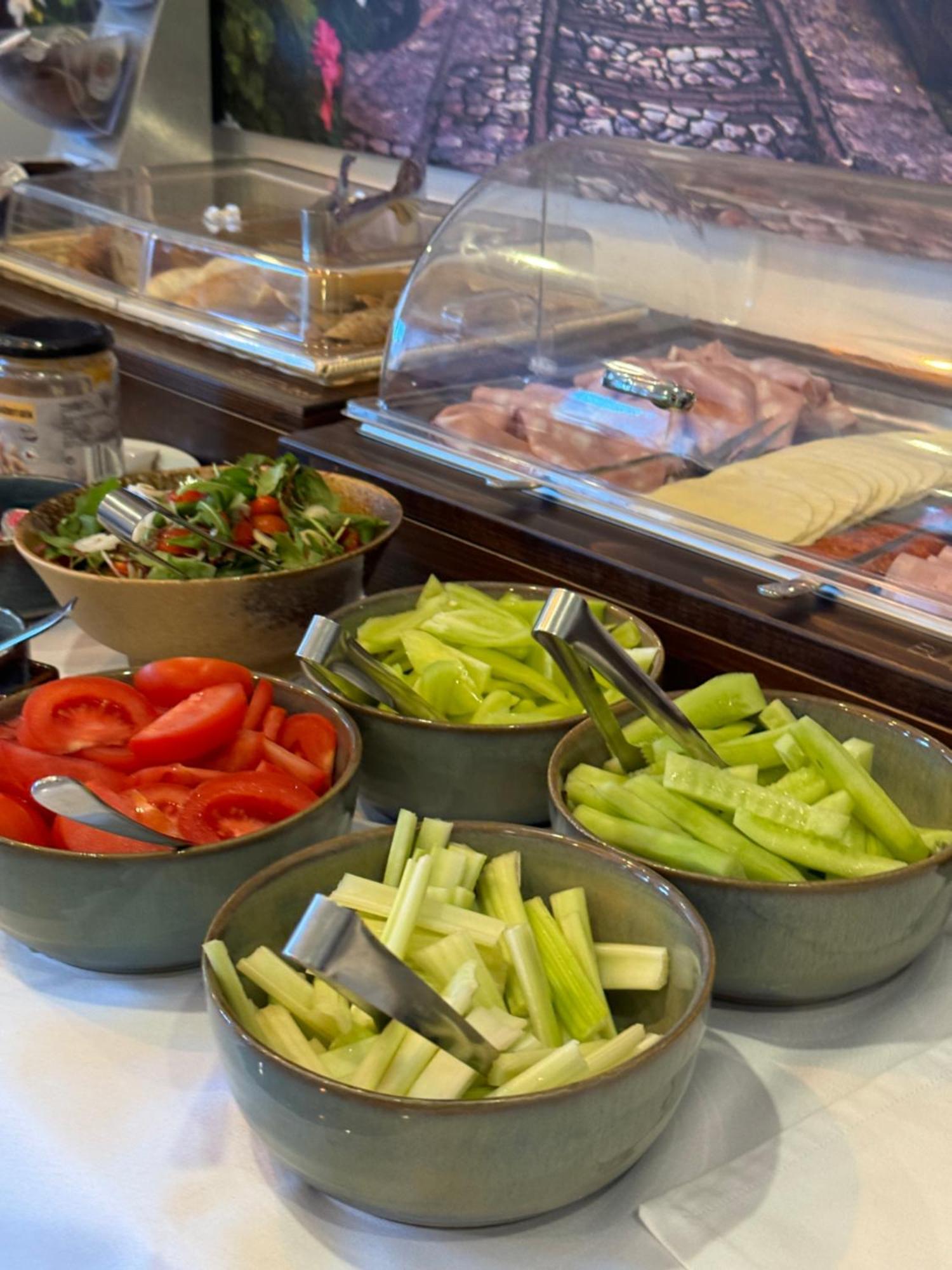 Typton Hotel&Spa Medzilaborce 외부 사진