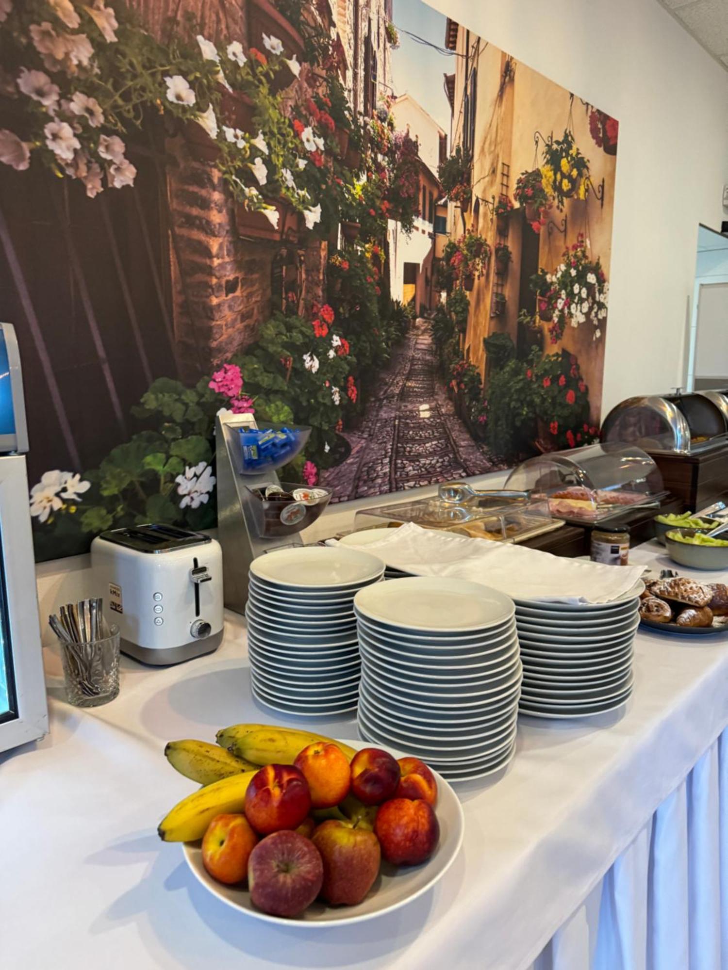 Typton Hotel&Spa Medzilaborce 외부 사진